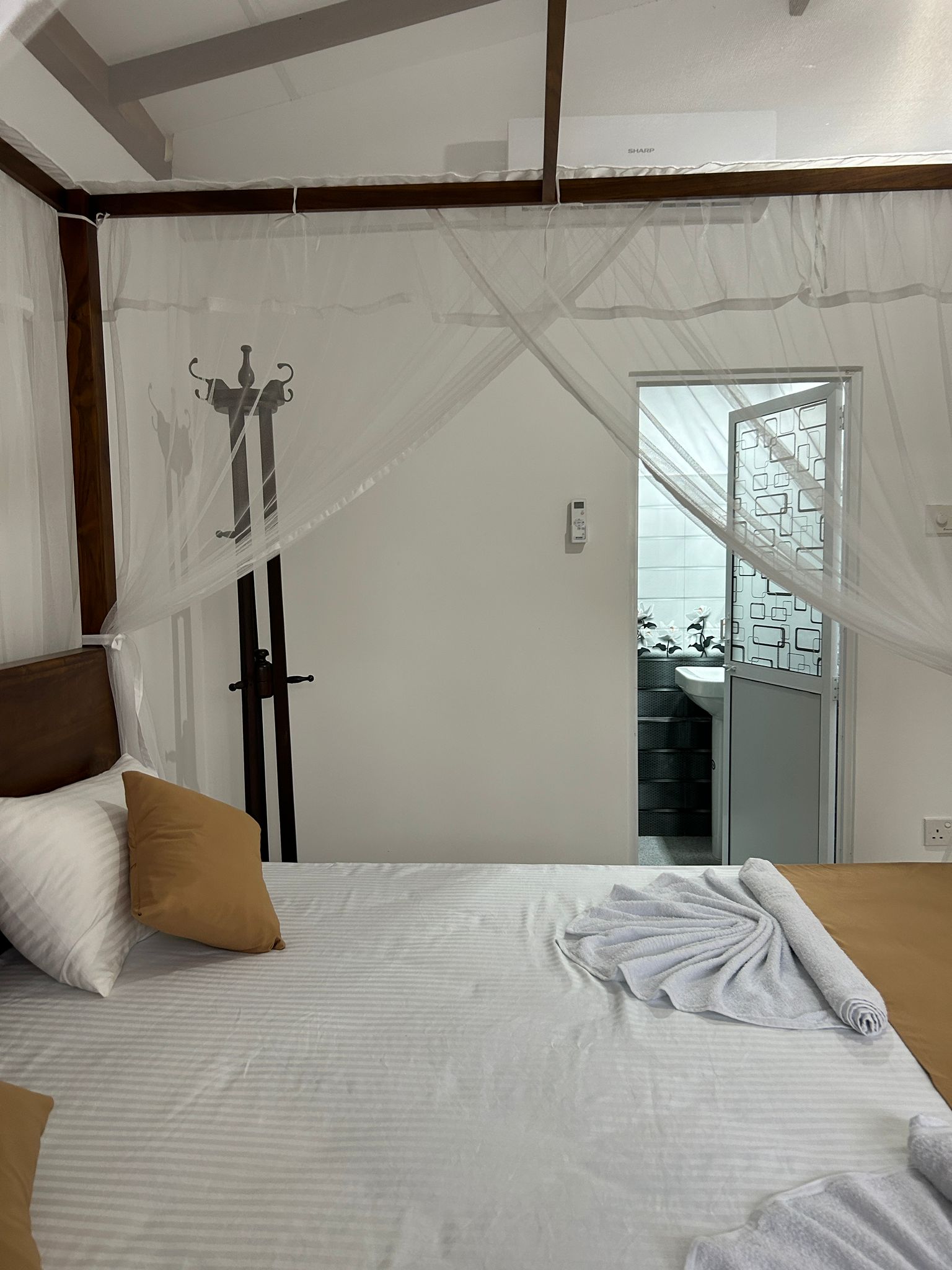 Endemic_birds_in_Sri_lanka